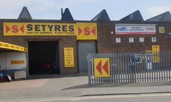 Setyres Brake's Autocentre Lancing West Sussex offer tyres, servicing, brakes, air conditioning, shocks, exhausts, batteries, major repairs, diagnostics and tracking