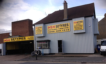 Setyres Foots Cray Kent offer tyres, servicing, brakes, air conditioning, shocks, exhausts, batteries, major repairs, diagnostics and tracking