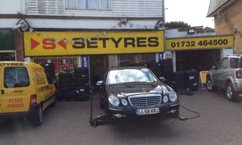 Setyres Sevenoaks Kent offer tyres, servicing, brakes, air conditioning, shocks, exhausts, batteries, major repairs, diagnostics and tracking