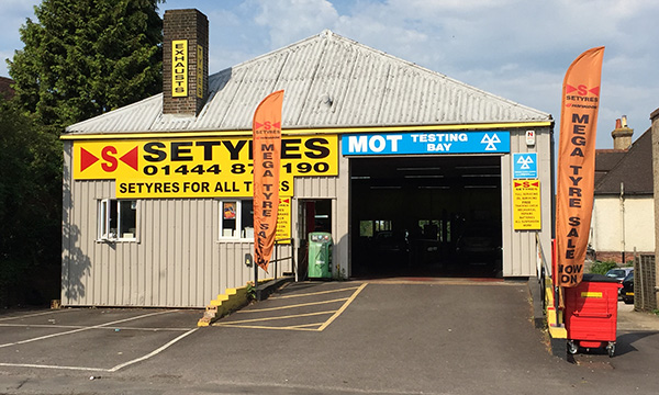 Setyres Burgess Hill West Sussex offer tyres, servicing, brakes, air conditioning, shocks, exhausts, batteries, major repairs, diagnostics and tracking