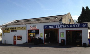 Setyres Henfield West Sussex offer tyres, servicing, brakes, air conditioning, shocks, exhausts, batteries, major repairs, diagnostics and tracking